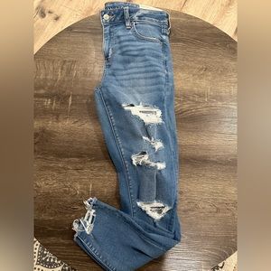 NWT American Eagle distressed jegging